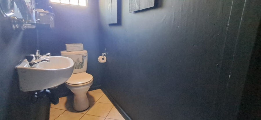 To Let 1 Bedroom Property for Rent in Abbotsford Eastern Cape